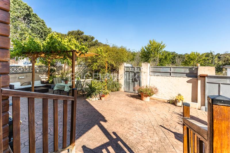 Foto 6e9e2555-447b-4bfd-bb63-2601f6a1ea96. Maison avec chauffage dans Els Canons - Les Orioles - Can Paulet Sant Boi de Llobregat