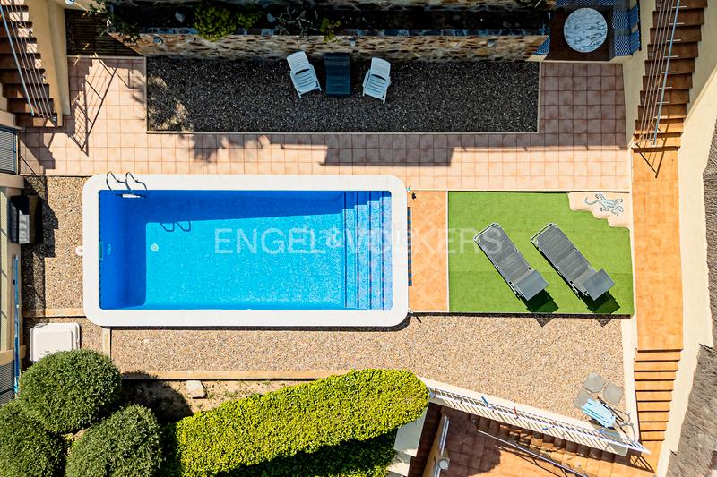 Foto 6a77e848-b3f2-4d48-9db3-2d0147e52f6a. Casa con riscaldamento parcheggio piscina in La Mora Tarragona