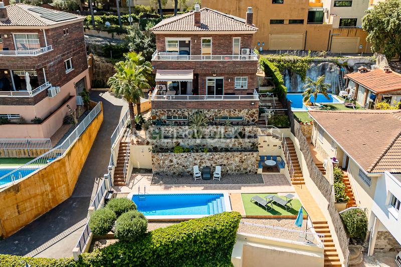 Foto 8d3b970c-81dc-4dc3-abfe-89eda7ce6e33. Casa con riscaldamento parcheggio piscina in La Mora Tarragona