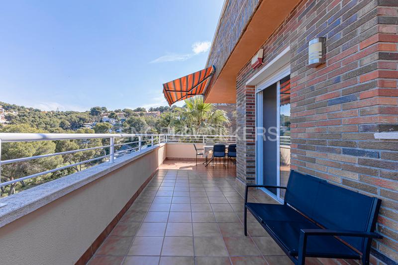 Foto ba5e3ce4-0b5a-4ba5-98f3-c431e901ee8d. Casa con riscaldamento parcheggio piscina in La Mora Tarragona