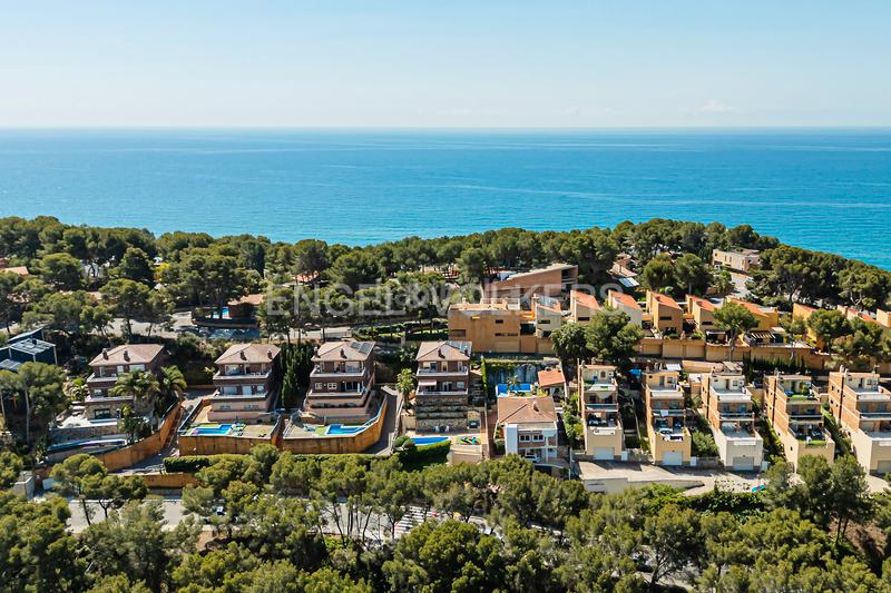 Foto ba690785-6ec9-488d-b3dd-82c0e6f57fda. Casa con riscaldamento parcheggio piscina in La Mora Tarragona