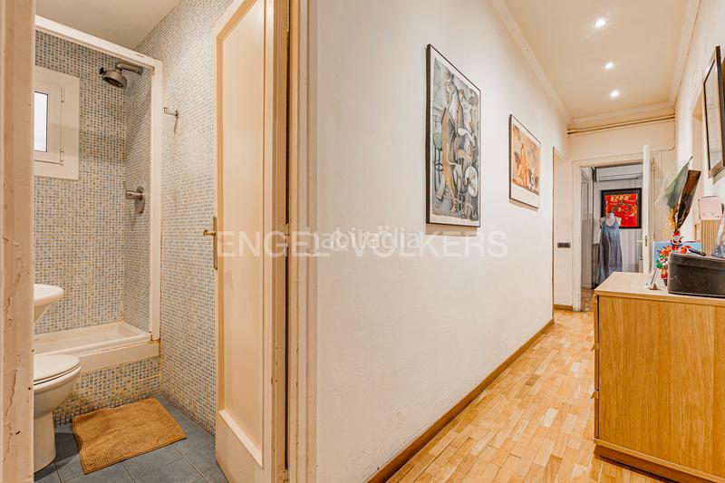 Foto a3a2b61f-c267-41fc-b087-34e4bfa90586. Piccolo appartamento con riscaldamento parcheggio in Barcelona