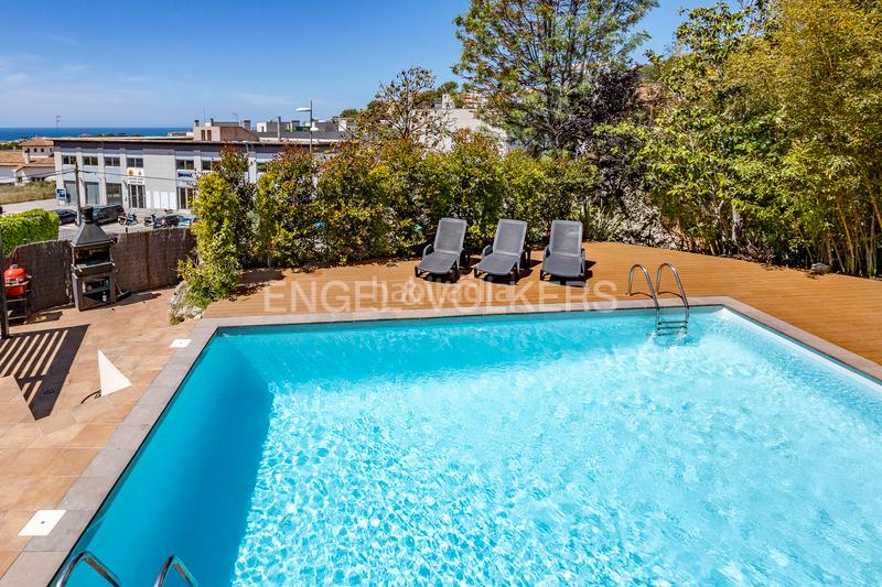 Foto 5630ce07-f494-4cda-ace0-3c56603da00d. Casa amb calefacció aparcament piscina a Levantina - Montgavina - Quintmar Sitges