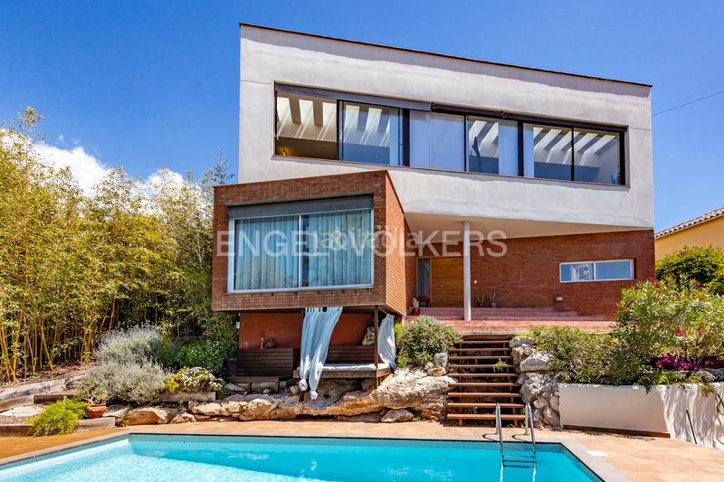 Foto 7ae5da52-a4e2-4489-b8ae-c9e8c832f703. Casa amb calefacció aparcament piscina a Levantina - Montgavina - Quintmar Sitges