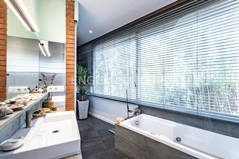 Foto 7b5c62d2-6575-41f3-b34a-f4db27db6f18. Casa amb calefacció aparcament piscina a Levantina - Montgavina - Quintmar Sitges