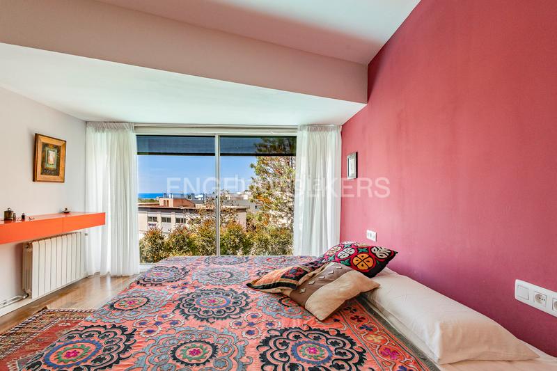 Foto 8799b4ee-6fea-4404-9d97-042594c11458. Casa amb calefacció aparcament piscina a Levantina - Montgavina - Quintmar Sitges