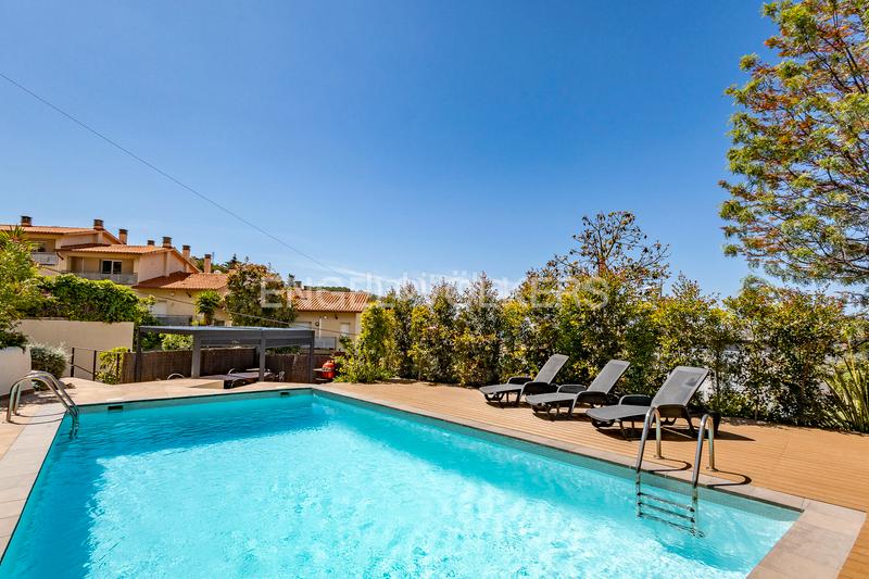 Foto 91566e73-f9b7-461b-b8b1-c0fed1b4310f. Casa amb calefacció aparcament piscina a Levantina - Montgavina - Quintmar Sitges