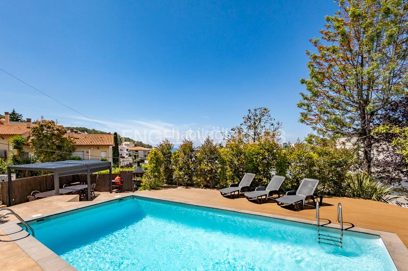 Foto 9524e16c-9ca0-424a-a12c-060169a1dbde. Casa amb calefacció aparcament piscina a Levantina - Montgavina - Quintmar Sitges