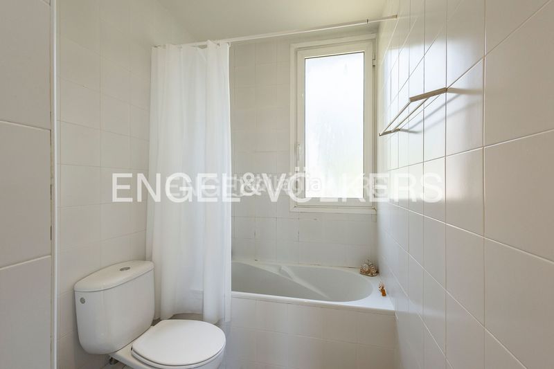 Foto 98c36ced-be6d-4a2c-8042-23162fef8a0c. Casa amb calefacció aparcament piscina a Levantina - Montgavina - Quintmar Sitges