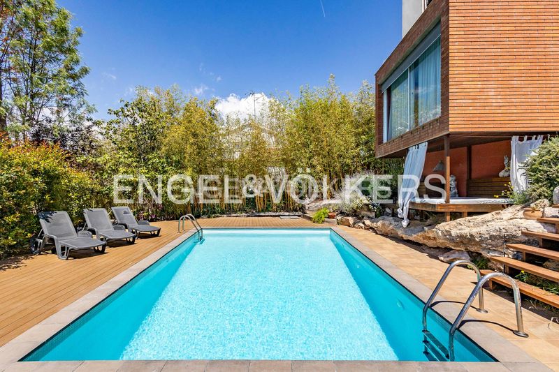 Foto ae302637-0255-4b80-b7c9-c630f8d2a389. Casa amb calefacció aparcament piscina a Levantina - Montgavina - Quintmar Sitges