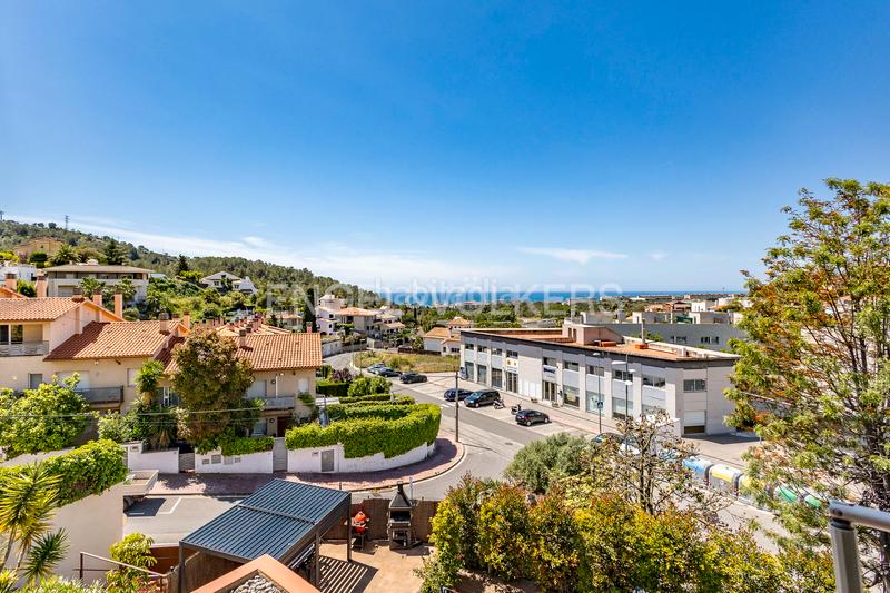 Foto da7fcd46-a37e-45b0-a240-1604b8ce2c9f. Casa amb calefacció aparcament piscina a Levantina - Montgavina - Quintmar Sitges