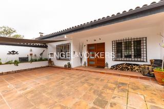 Maison à Urbanitzacions. Impresionante villa con licencia turística en arenys de mar