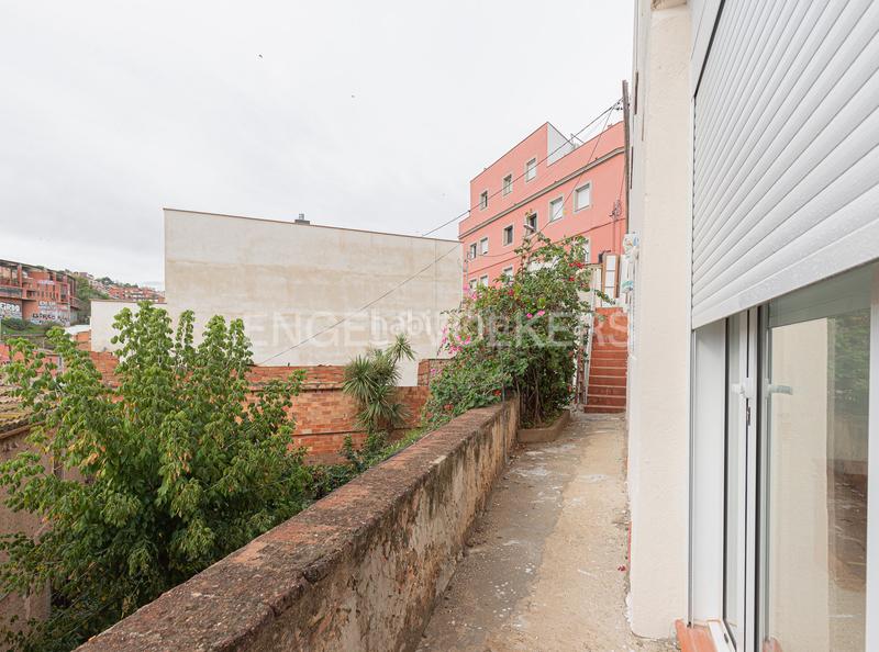 Foto e385ea43-2c65-455b-8402-126010e8a337. Affitto casale con riscaldamento in La Clota Barcelona