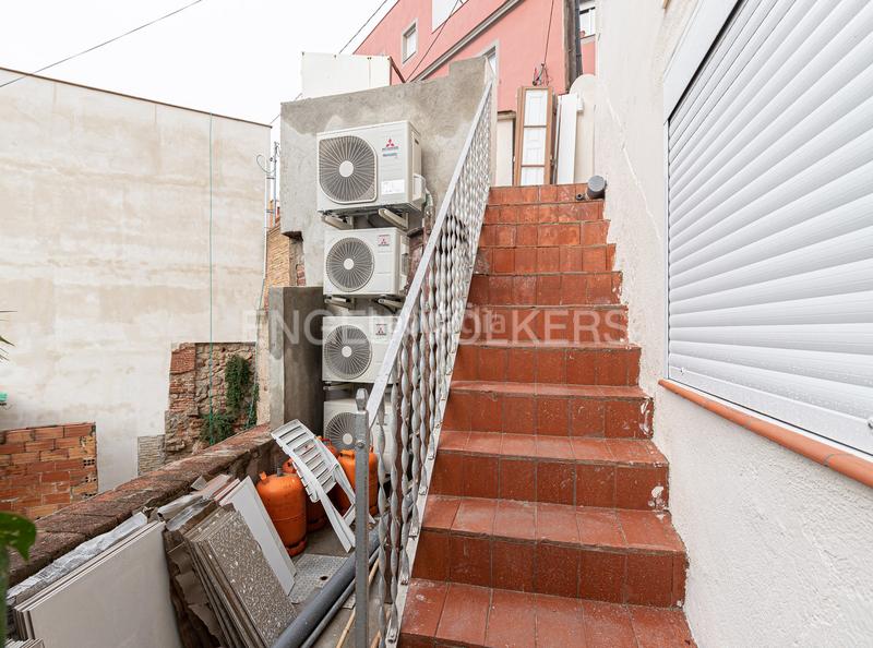 Foto ee39ddae-5b0c-4ac0-bfcd-11db45b7cdf2. Affitto casale con riscaldamento in La Clota Barcelona