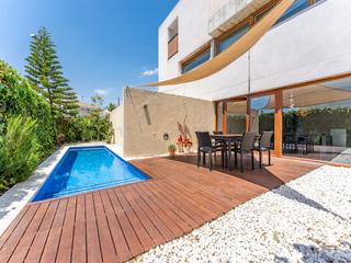 Casa a Els Munts. Minimalismo y comodidad a 600m del mar