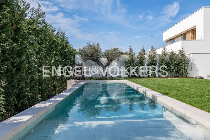 Foto 295ad69e-d209-48e7-b6e7-11a4ee1b3f2f. Casa amb calefacció aparcament piscina a Vallpineda-Santa Bàrbara Sitges