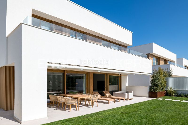 Foto 4320fecb-3478-4043-91f7-49cf1396ee72. Casa amb calefacció aparcament piscina a Vallpineda-Santa Bàrbara Sitges