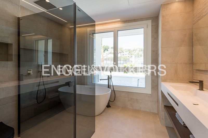 Foto 8abc6f80-da7a-4fc8-9af2-b0016b779773. Casa amb calefacció aparcament piscina a Vallpineda-Santa Bàrbara Sitges