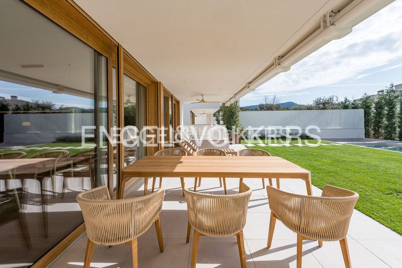 Foto c6b18db0-0d60-477b-9844-0a5862fc5a4f. Casa amb calefacció aparcament piscina a Vallpineda-Santa Bàrbara Sitges