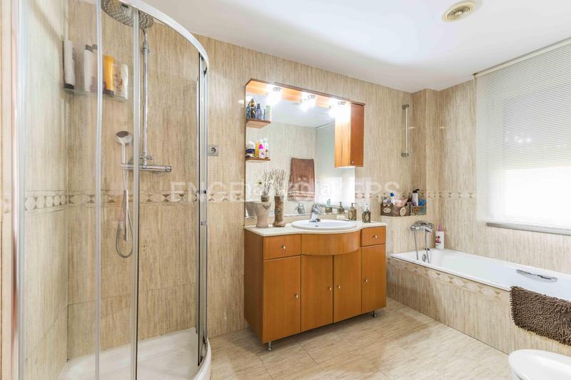 Foto 22a747eb-3c66-4765-bc63-335f9fe19e27. Casa con riscaldamento parcheggio in Diagonal-Colomeres Gavà