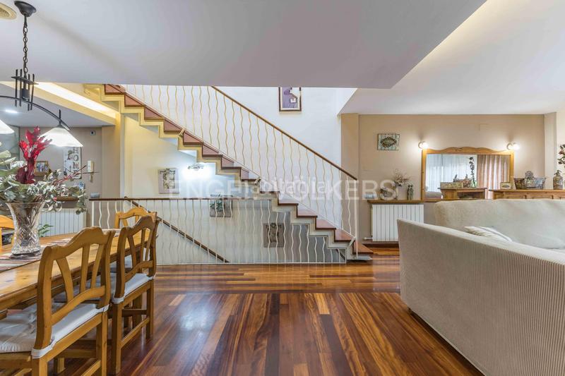Foto bfb3bdbb-a83e-46c9-b292-146a70e7c416. Casa con riscaldamento parcheggio in Diagonal-Colomeres Gavà