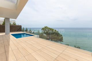 Casa a Victoria-Les Vil·les-Canyadell. Espectacular villa de lujo con vistas al mar y piscina en arenys