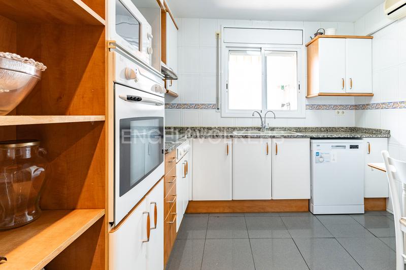 Foto c42baa96-6bd9-41f2-bed0-846eb255be78. Piccolo appartamento con riscaldamento in Ca n'Aurell Terrassa