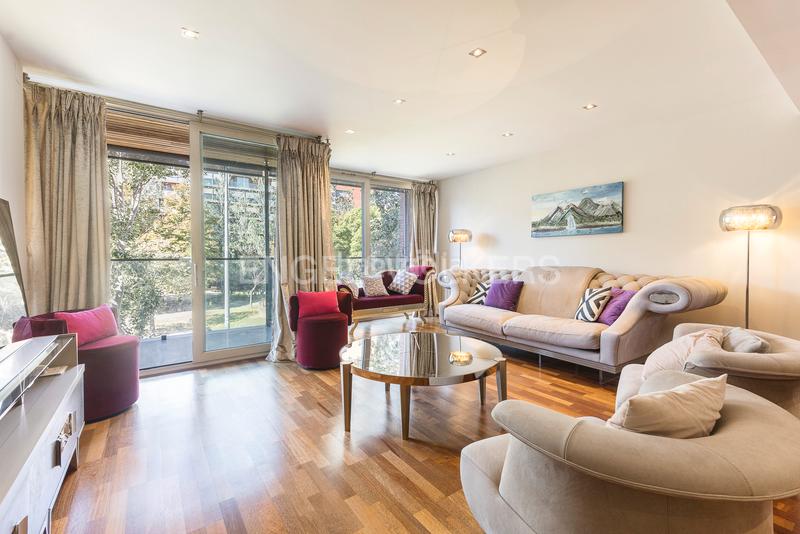 Foto ecaac872-036a-48a2-9ef0-217206a4dcca. Alquiler apartamento exclusivo apartamento amueblado con terraza en turo park en Barcelona