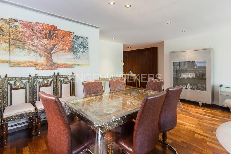 Foto b2e358f3-4a00-461b-9783-a24e987f4cbb. Lloguer apartament amb calefacció aparcament a Tres Torres Barcelona