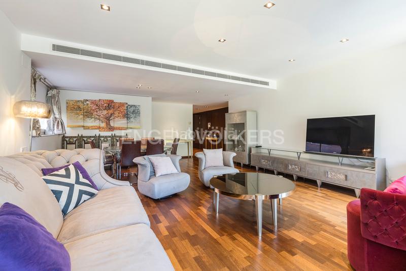 Foto 2cf348f7-3ac2-41d2-b4da-4e4b0f512a1a. Location appartement avec chauffage parking dans Tres Torres Barcelona