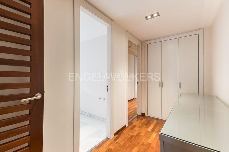 Foto 590ebd9e-bac5-4f3a-92d0-d048c688c539. Location appartement avec chauffage parking dans Tres Torres Barcelona