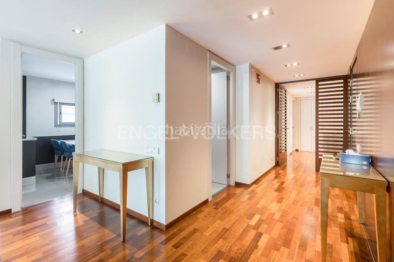 Foto 66df5ad6-58d8-4ea3-908a-98234e177d3d. Location appartement avec chauffage parking dans Tres Torres Barcelona
