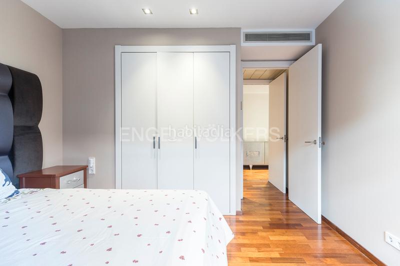 Foto a0285842-fb14-4869-93d0-5a0cbcdccf36. Location appartement avec chauffage parking dans Tres Torres Barcelona