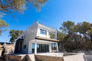 Maison à Mas Alba. Moderna y luminosa casa unifamiliar en mas alba, sitges