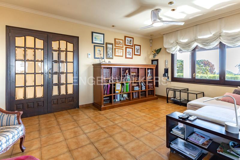 Foto 367524c4-1cbb-424b-b861-7f4d552f4840. House with heating parking in Vilassar de Dalt