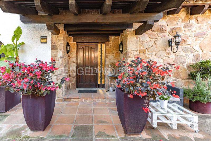 Foto 38debd22-bb65-46f8-8149-5acb98298fc0. House with heating parking in Vilassar de Dalt