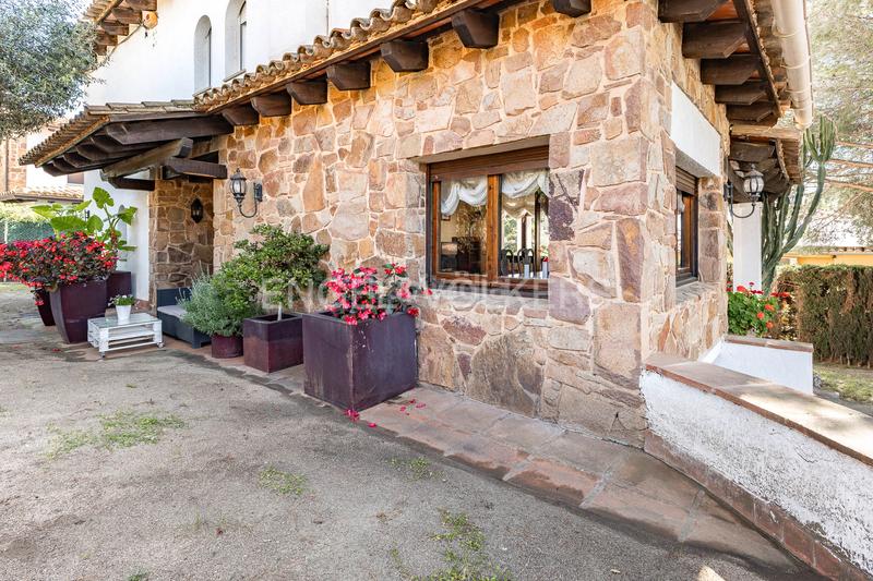 Foto 57d7947c-6bd6-4d3f-8d48-e2e0bdd87c6a. House with heating parking in Vilassar de Dalt