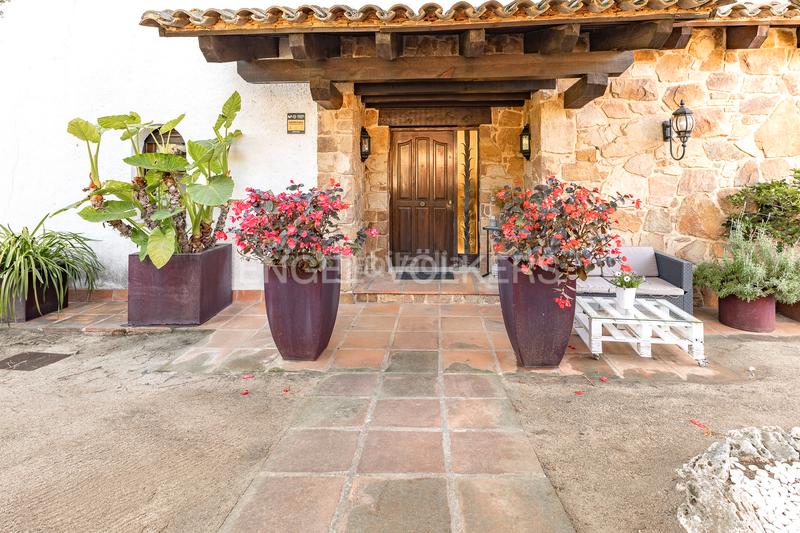 Foto 5990a340-1c64-497f-9f38-18473e8c4376. House with heating parking in Vilassar de Dalt