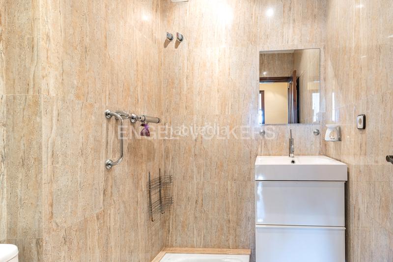 Foto 87e7358a-1553-4f9a-96f8-2111a38d5ecf. House with heating parking in Vilassar de Dalt