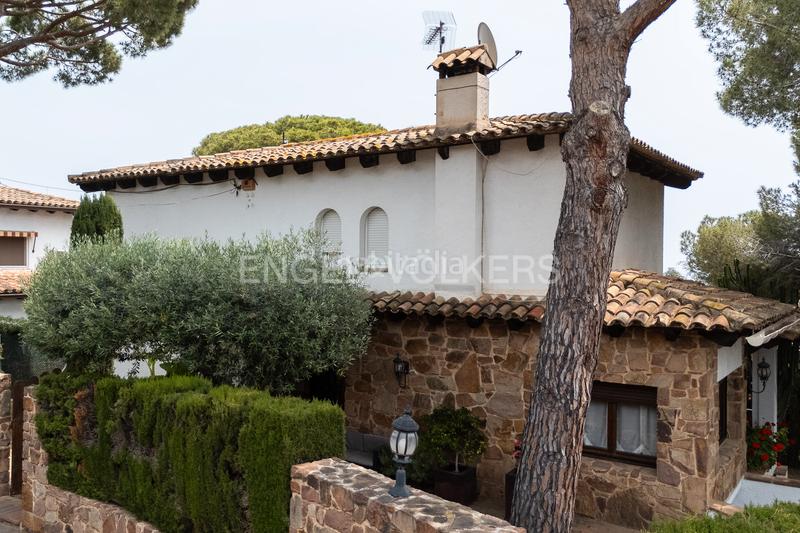 Foto a7b52522-1f49-4efd-9288-29ef457353a7. House with heating parking in Vilassar de Dalt