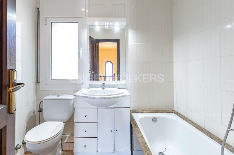 Foto e41a5971-f8e6-4549-9227-56d9da1d3c7f. House with heating parking in Vilassar de Dalt