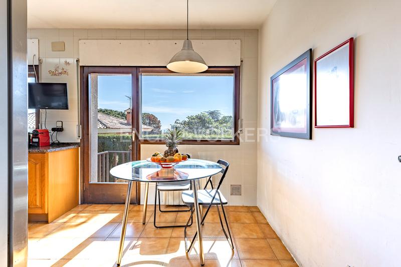 Foto e60c50f2-abf7-43f1-8385-3207aedc335a. House with heating parking in Vilassar de Dalt