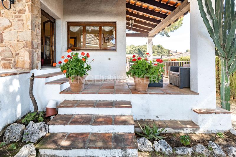 Foto f8dfe7ca-58e4-496d-9960-fa8880caf227. House with heating parking in Vilassar de Dalt