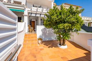 Rent Semi detached house in Cunit Residencial. Casa recién reformada en alquiler  4 habitaciones, patio y garaj
