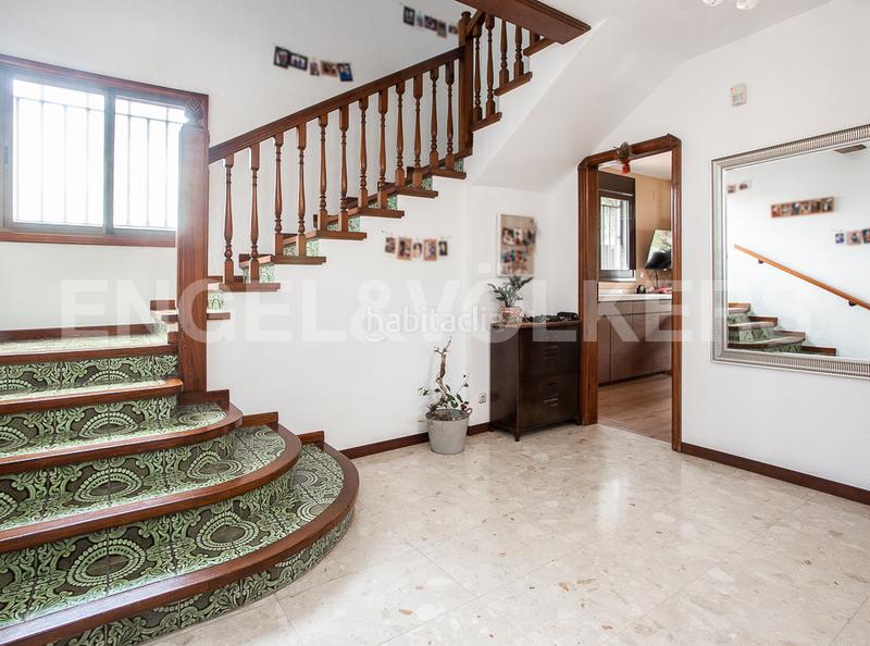 Foto 359a4ed5-727d-4674-b689-3554d02956a8. Casa amb calefacció aparcament piscina a Centre Castelldefels