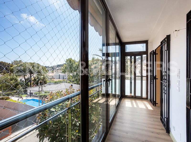 Foto 9670a9f4-fa8e-4612-b407-55e17138baea. Casa amb calefacció aparcament piscina a Centre Castelldefels