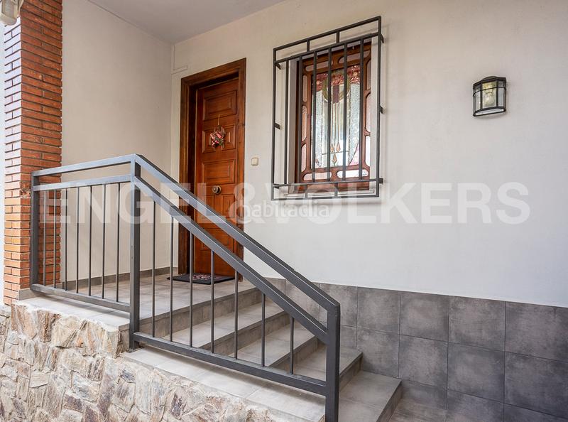 Foto ab038cc8-e6ff-4989-be59-8a709230ece1. Casa amb calefacció aparcament piscina a Centre Castelldefels