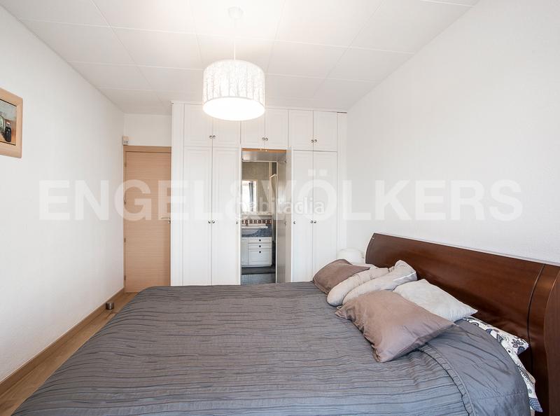 Foto ffbbab87-676c-435e-87cf-2bf2f7b198fe. Casa amb calefacció aparcament piscina a Centre Castelldefels