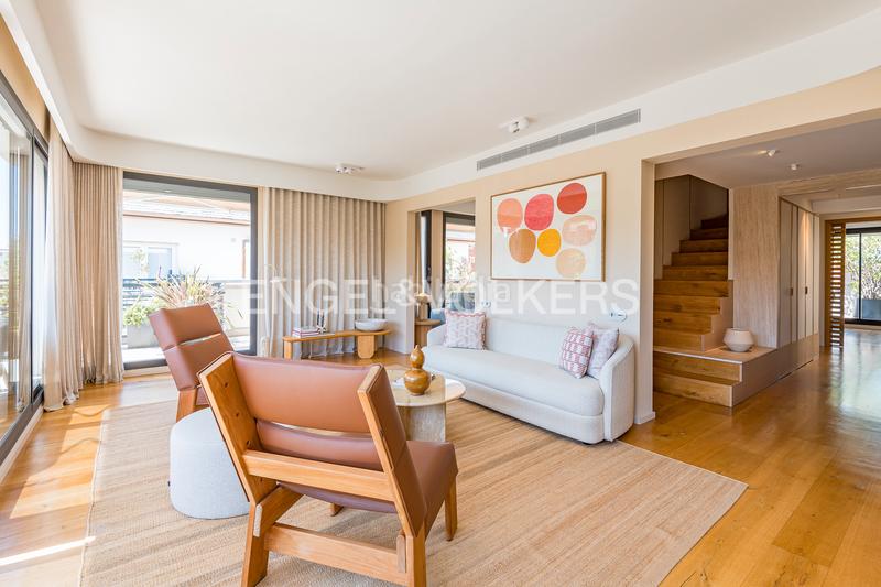 Foto 1a06c854-a283-4757-b608-b68603e15a1c. Miete zweistöckige wohnung mit heizung in Tres Torres Barcelona