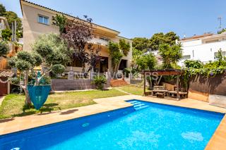 Casa a Segur de Calafell Nucli Urbà. Chalet unifamiliar con vistas al mar!